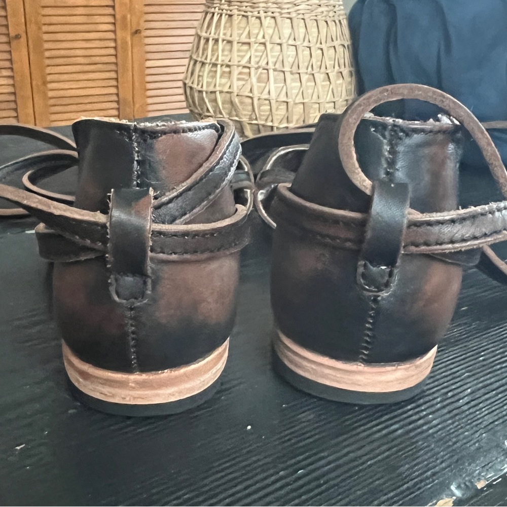 Freebird By Steven Eryn Distressed Black/Brown  Lace Up Ballet Leather Flats 9 - Picture 11 of 14